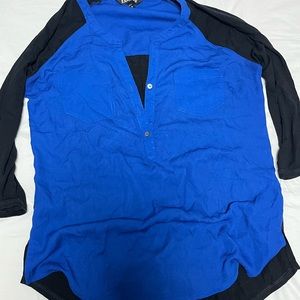 black and blue long sleeve shirt
